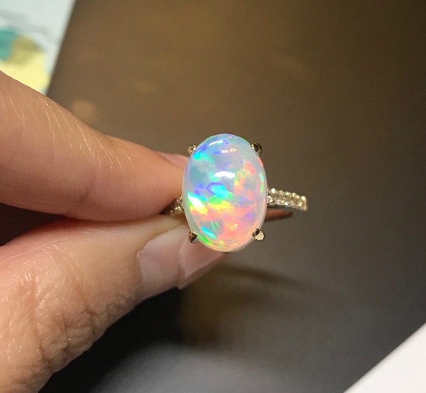 opal gemstone